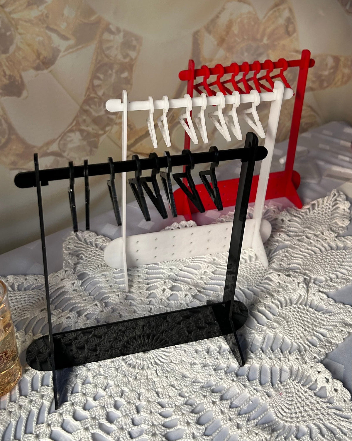 Elegant Acrylic Jewelry Organizer – with mini hangers