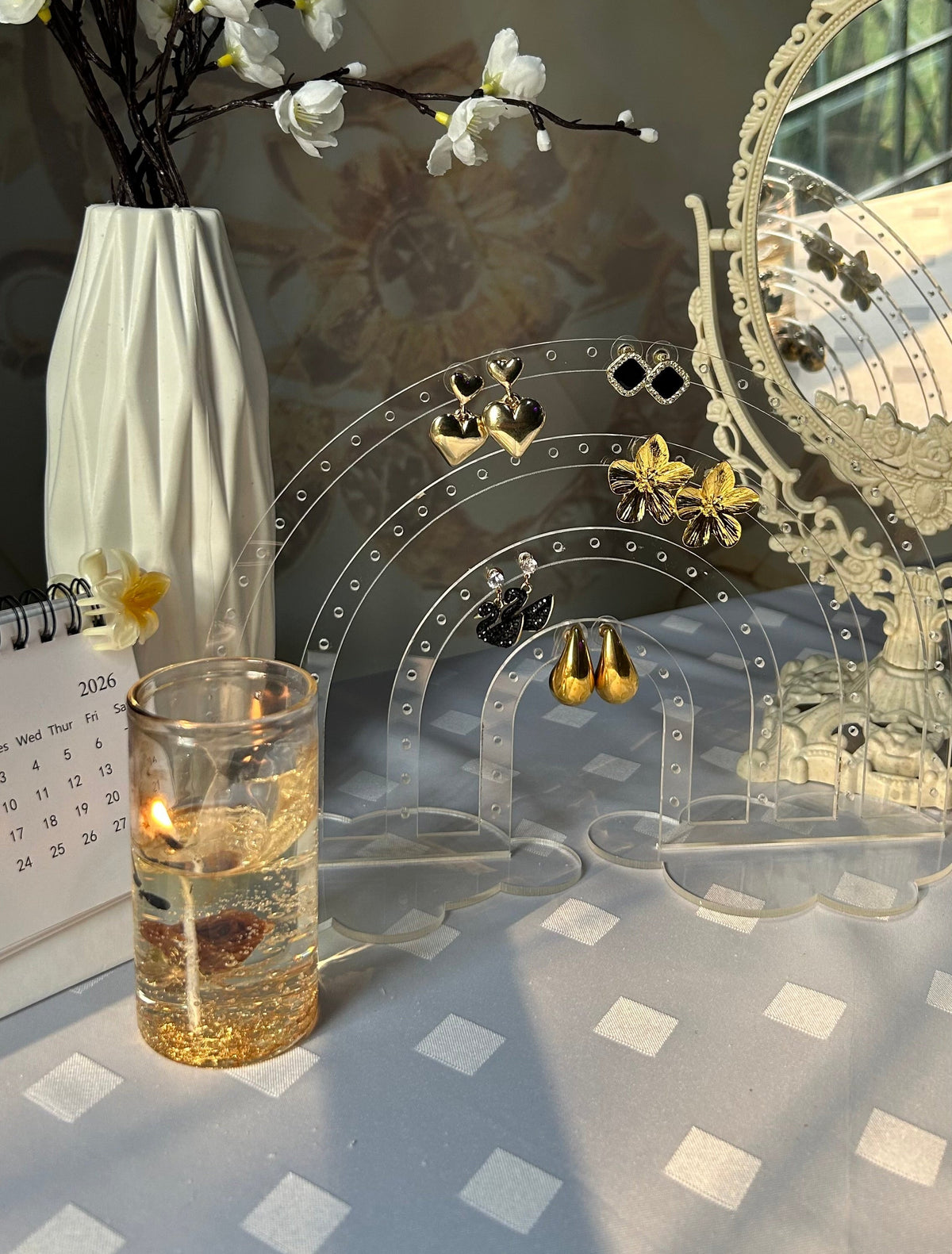 Elegant Acrylic Jewelry Organizer – with mini hangers